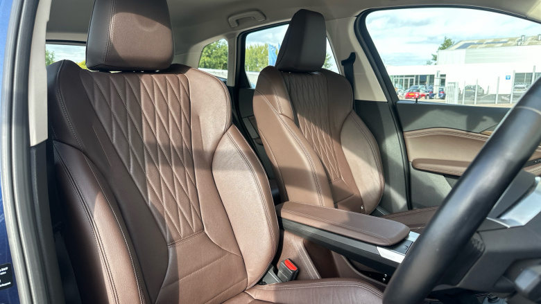 BMW 2 Series 225e xDrive Luxury 5dr DCT Hatchback